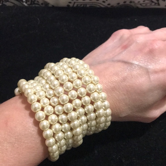 Jewelry - Pearl wrap bracelet. Jewelry - Pearl wrap bracelet.